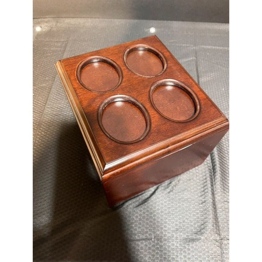 Vintage wood recipe Box in excellent condition